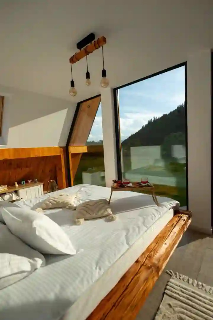 Cozy Cabin Toplița – interior cozy cu design minimalist