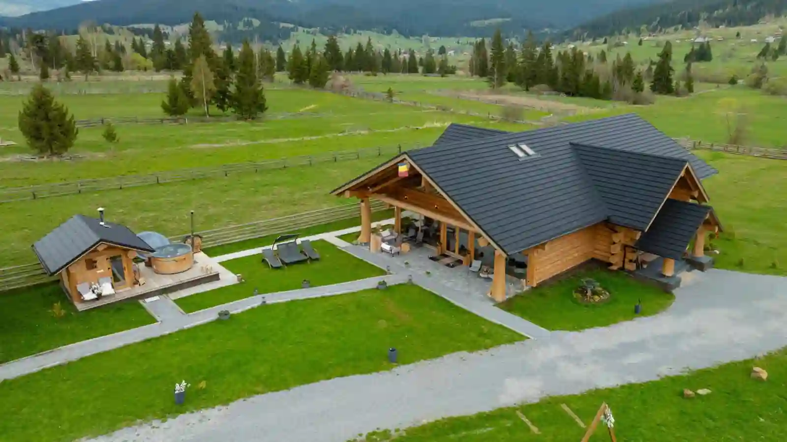 Bilbor Chalet – living spațios cu șemineu