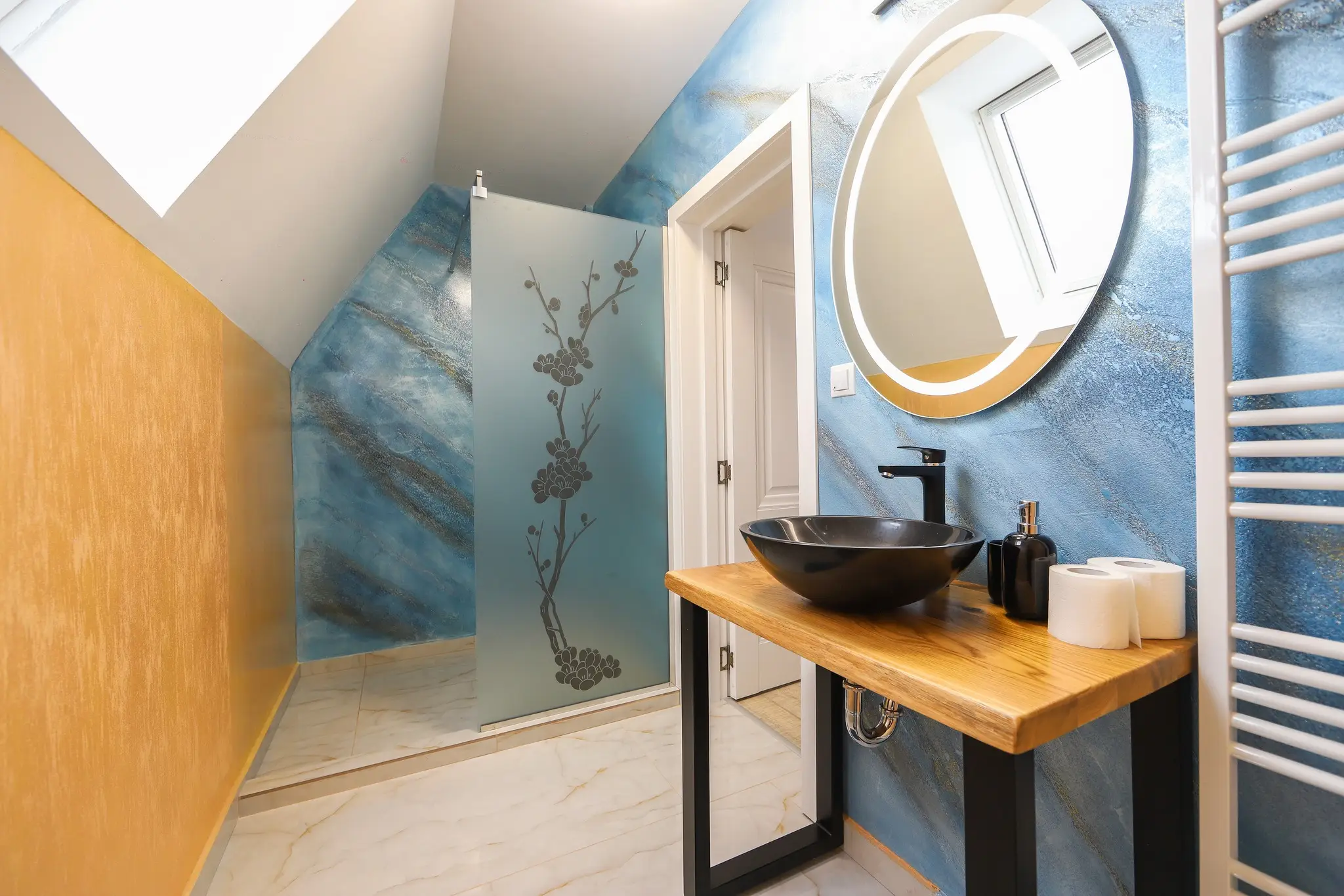 Cozy Cabin - Detalii